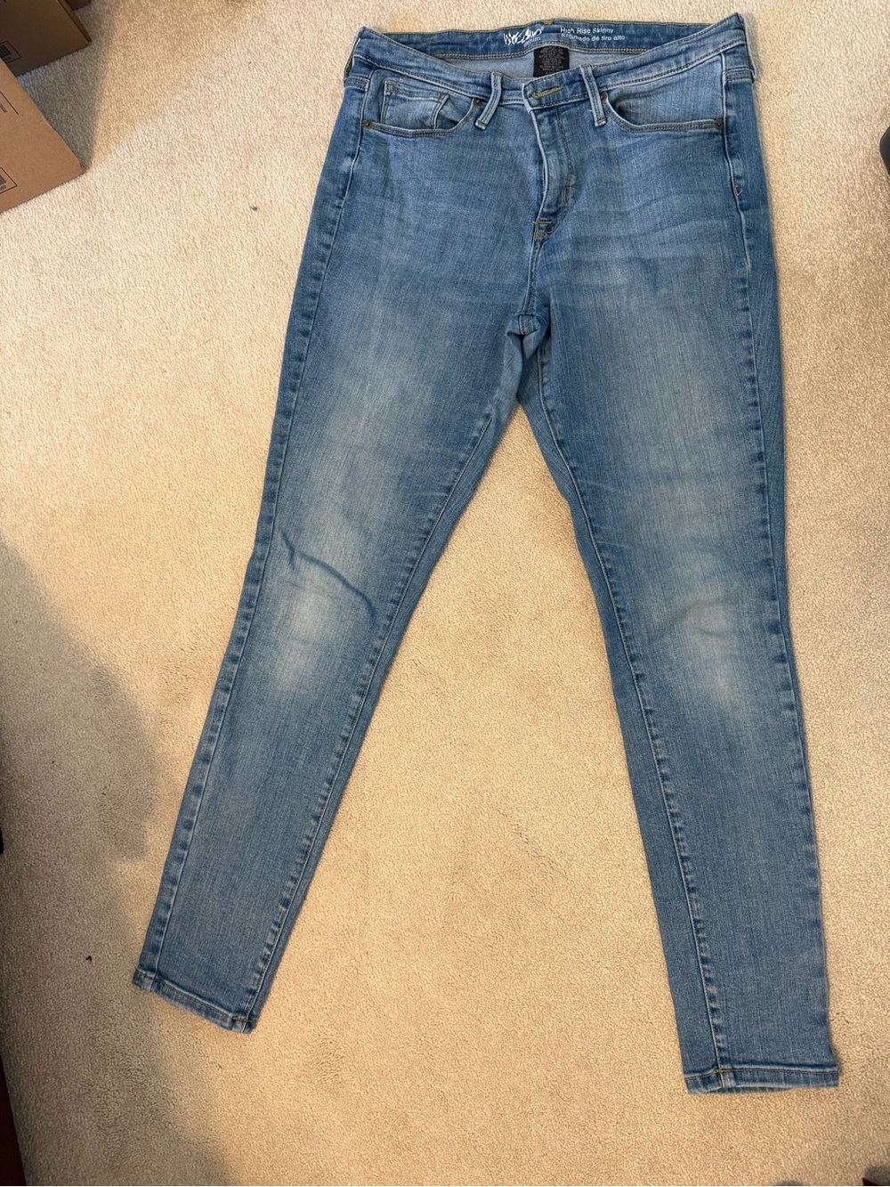 Classic Light Blue Skinny Jeans with Stretch – Women's